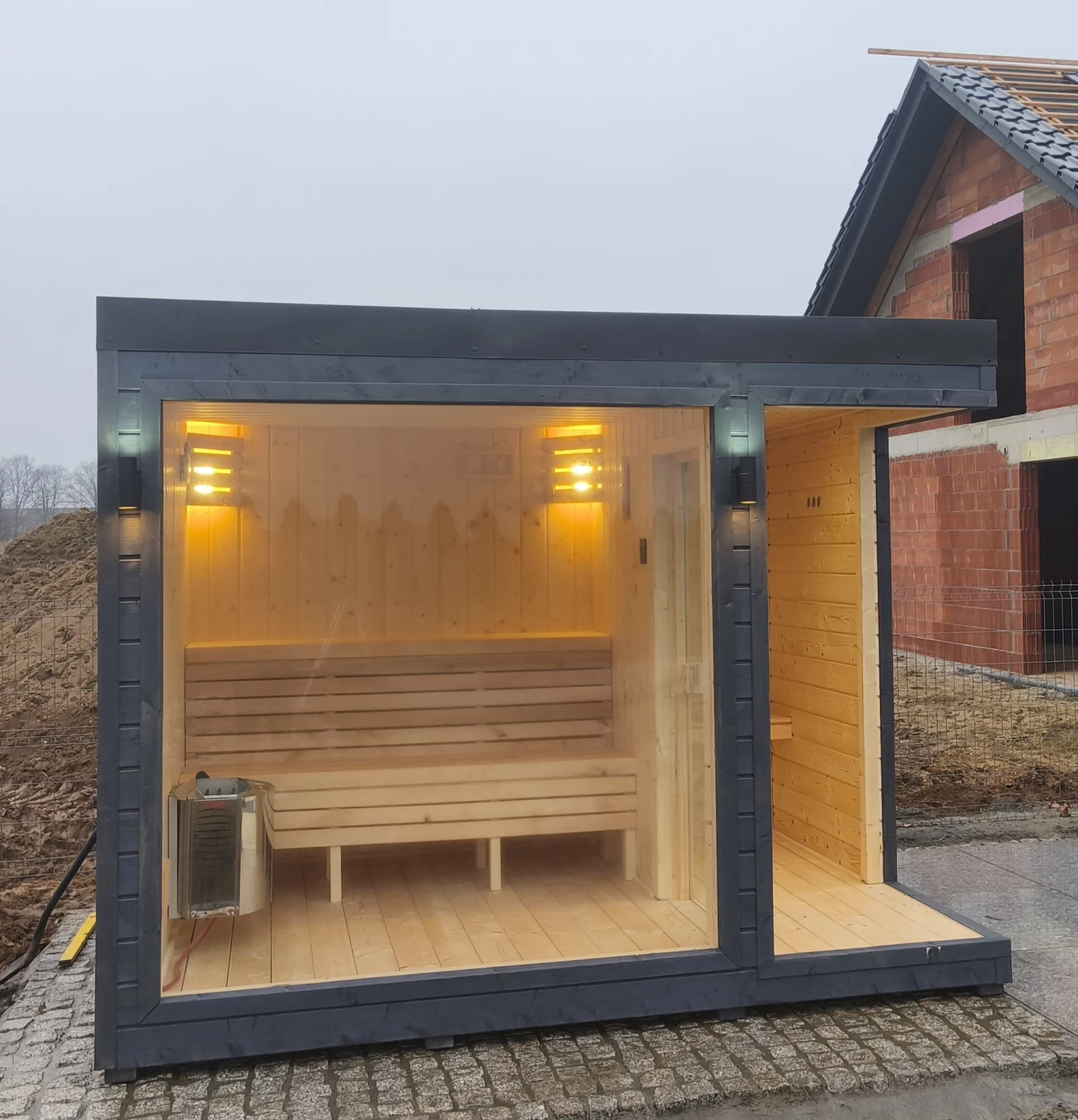 Sauna ogrodowa Olaya 2 (3,2 × 2,3 m) – realizacja nad jeziorem pod Opolem